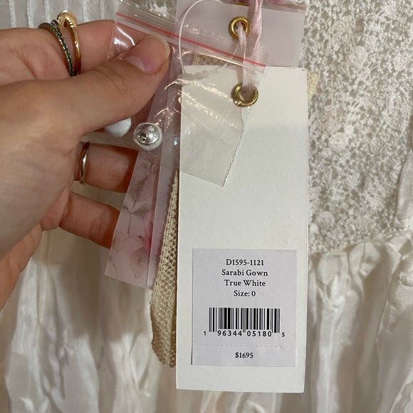 LoveShackFancy Women's NWT Sarabi Wedding Gown True White - Size 0 $1695 - Picture 9 of 11